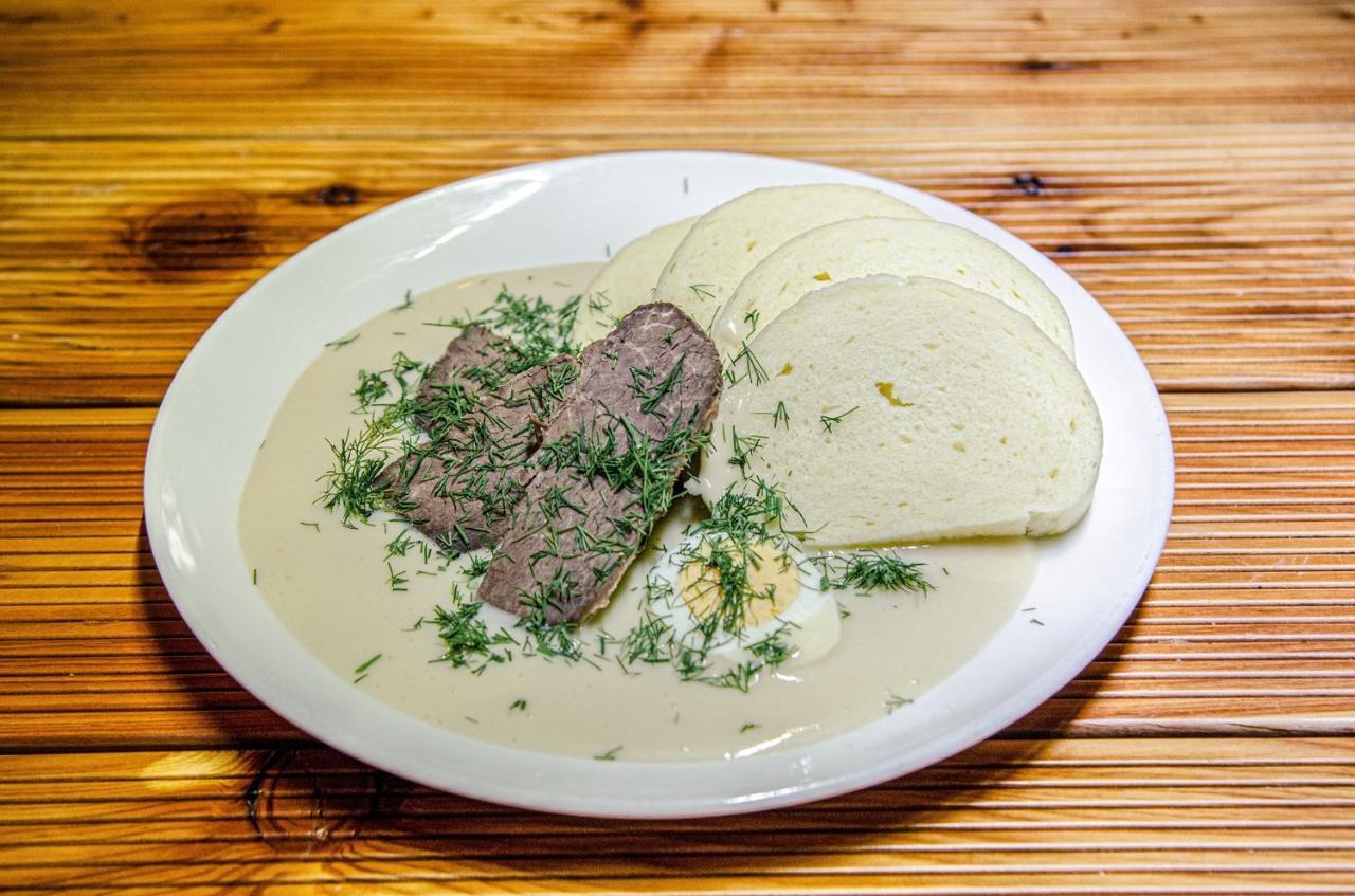 Penzion A Bistro Dilna Тршебонь Экстерьер фото